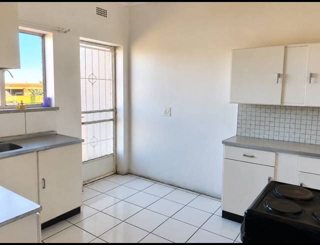 2 BEDROOM FLAT FOR SALE IN THREE RIVERS